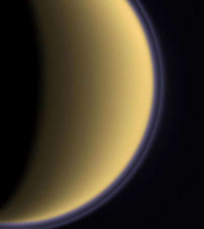 brume bleu sur Titan
